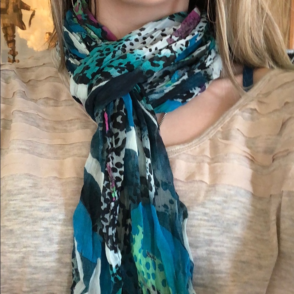 blue patterned scarf